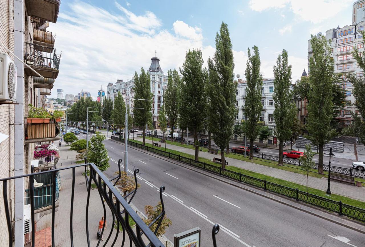Guest House "Vladimirskaya 42" Kiev Exterior foto