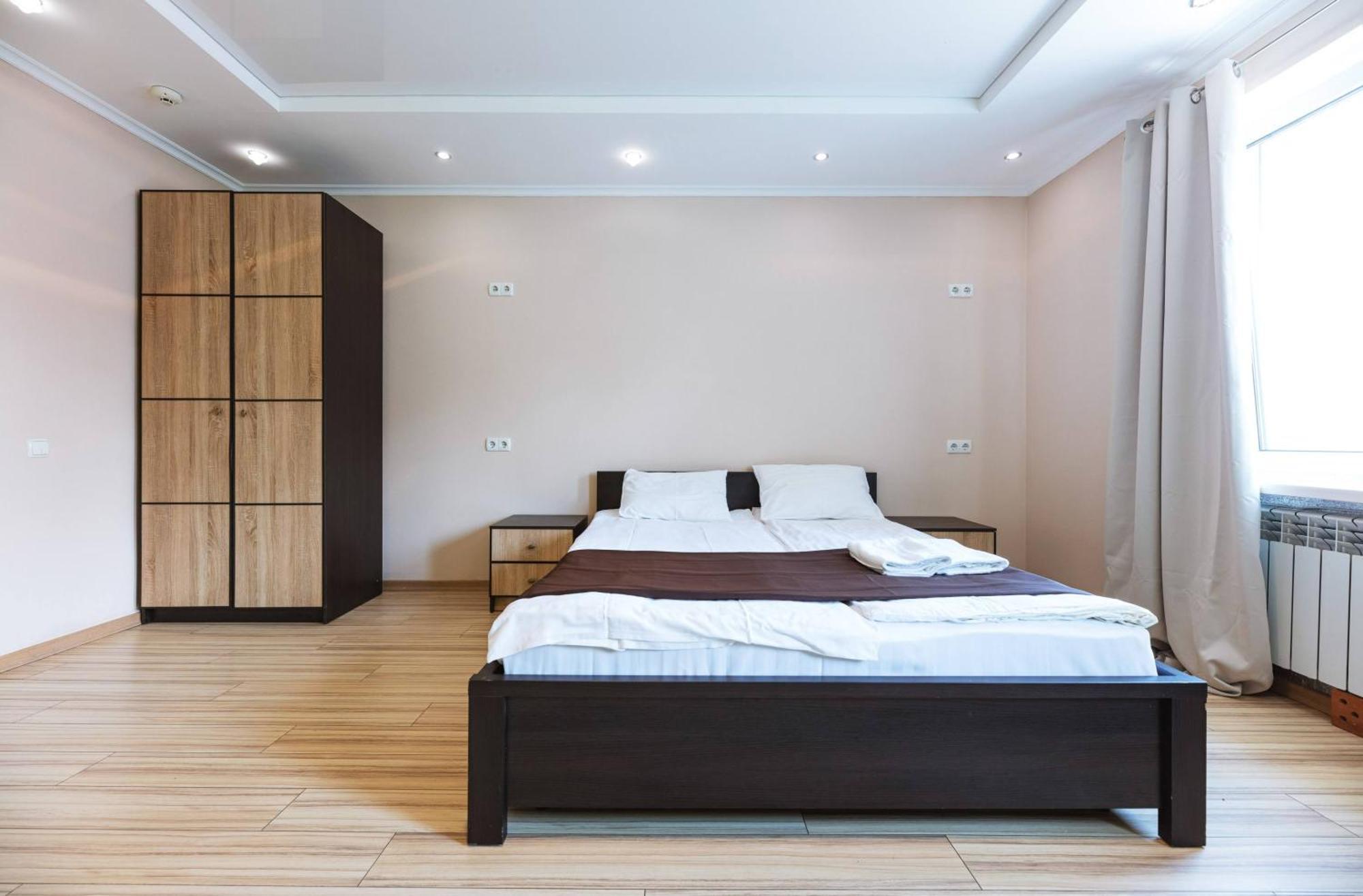 Guest House "Vladimirskaya 42" Kiev Exterior foto