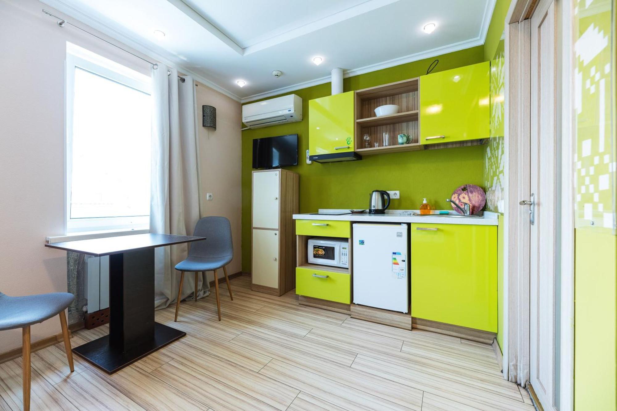 Guest House "Vladimirskaya 42" Kiev Exterior foto