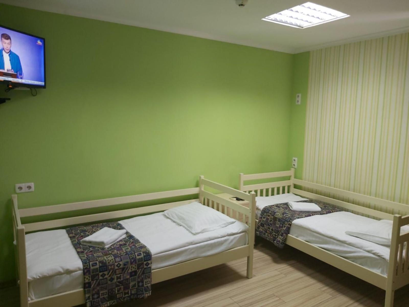 Guest House "Vladimirskaya 42" Kiev Exterior foto