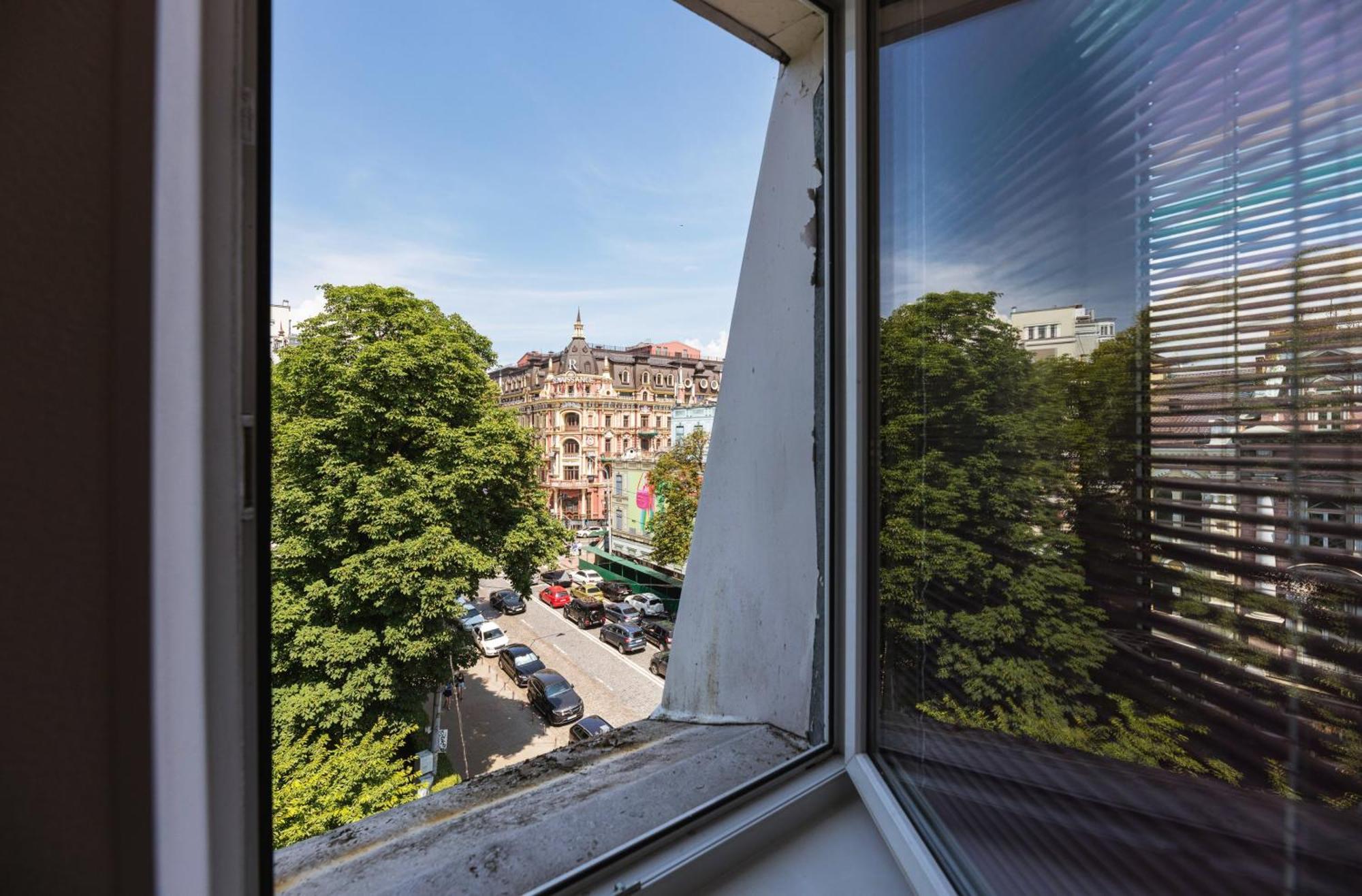 Guest House "Vladimirskaya 42" Kiev Exterior foto