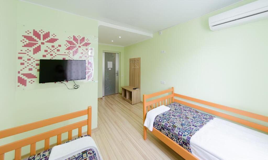 Guest House "Vladimirskaya 42" Kiev Exterior foto