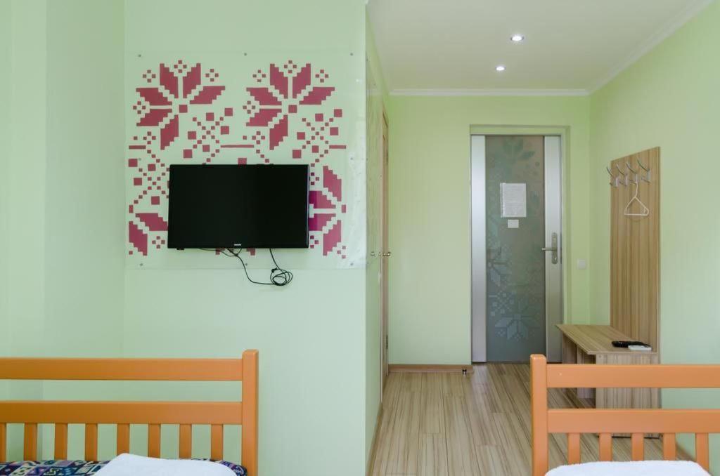 Guest House "Vladimirskaya 42" Kiev Exterior foto