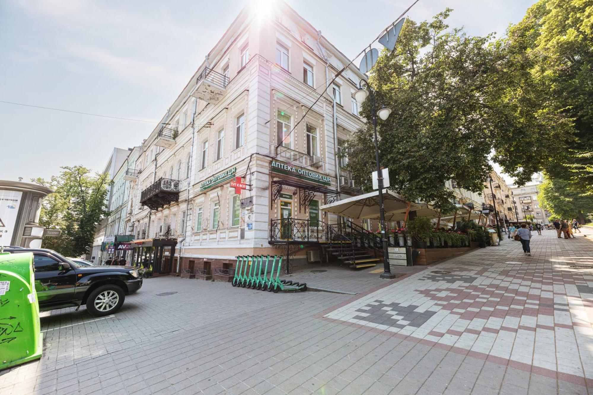 Guest House "Vladimirskaya 42" Kiev Exterior foto