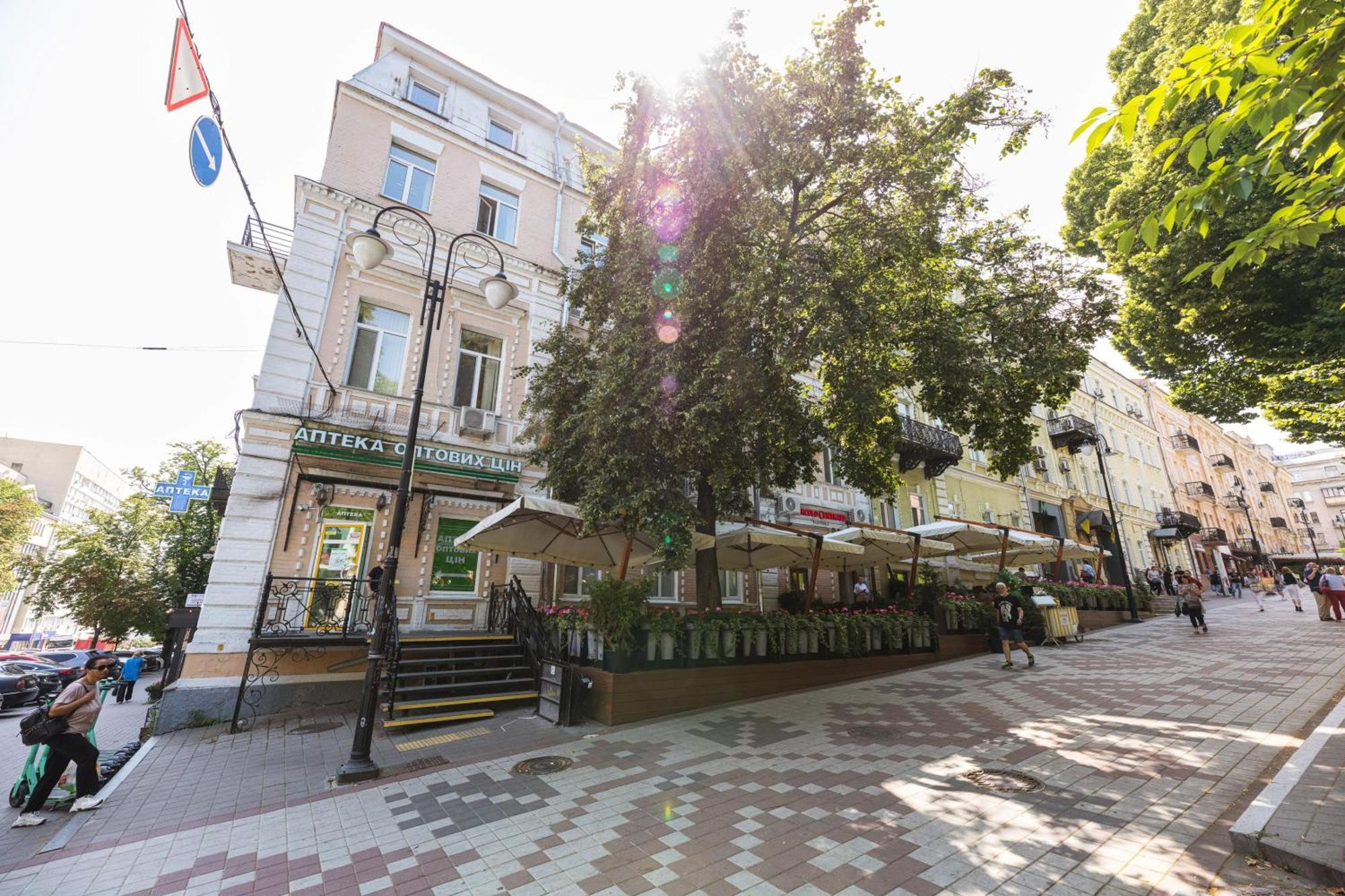 Guest House "Vladimirskaya 42" Kiev Exterior foto