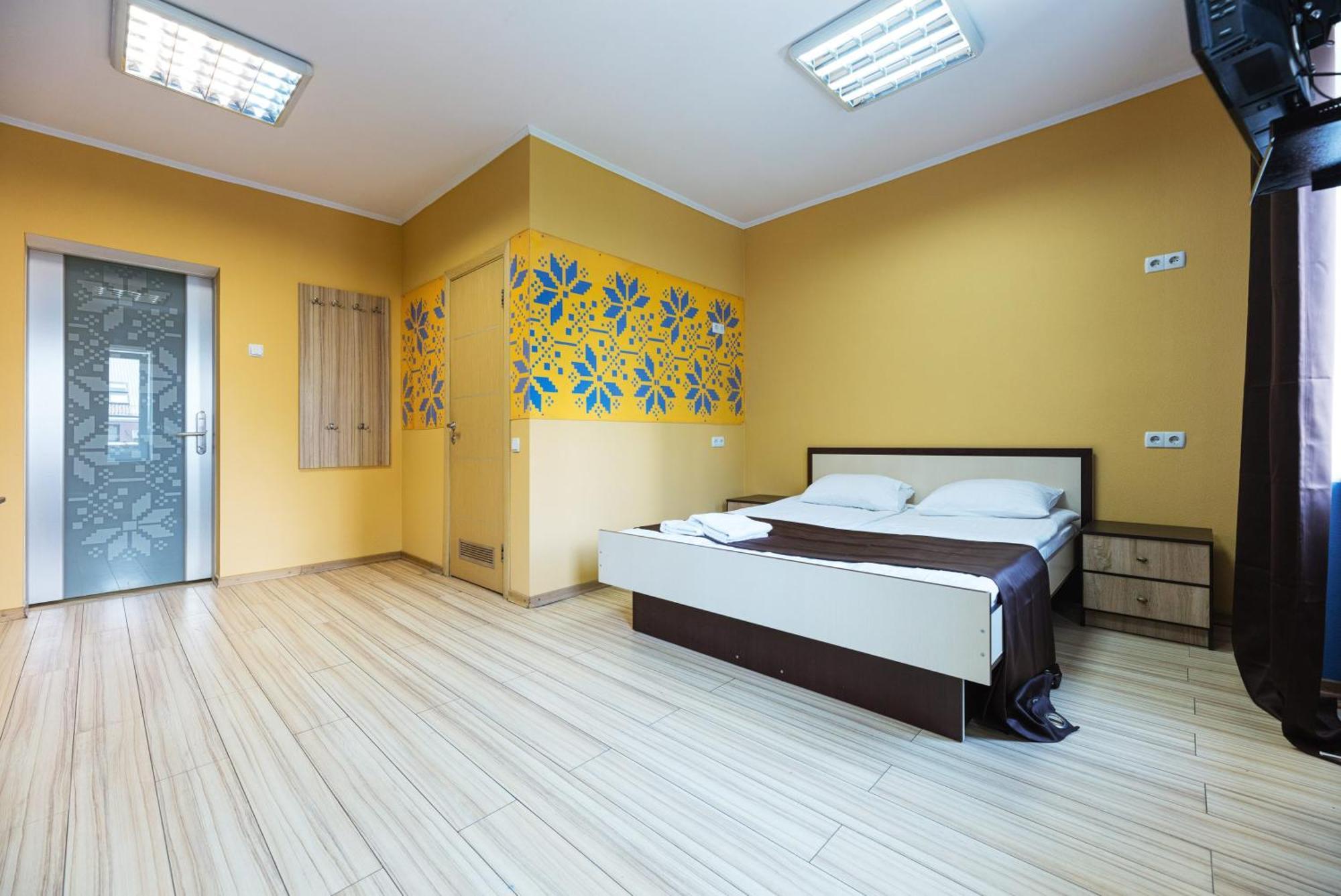Guest House "Vladimirskaya 42" Kiev Exterior foto