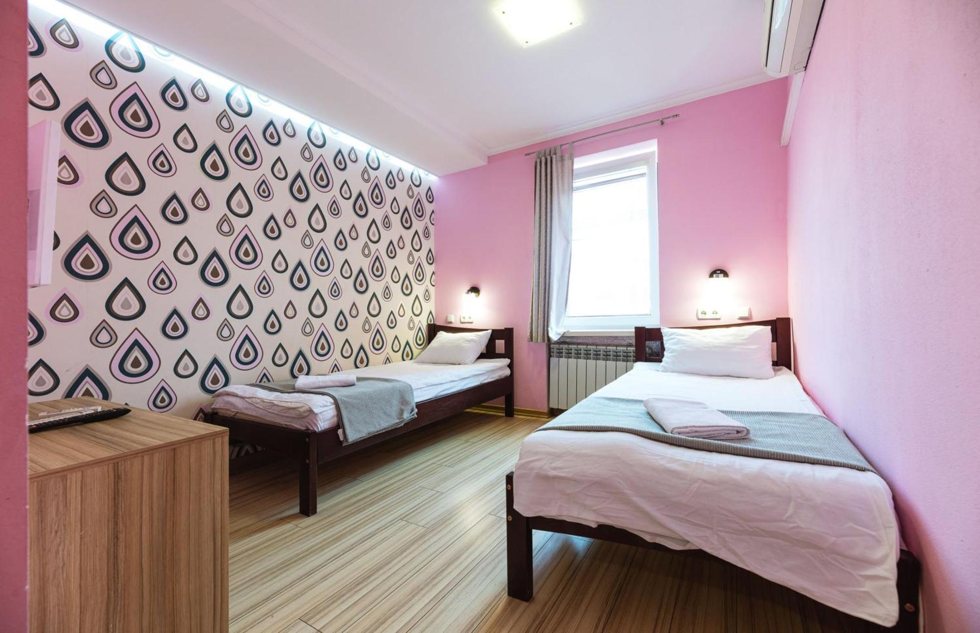 Guest House "Vladimirskaya 42" Kiev Exterior foto