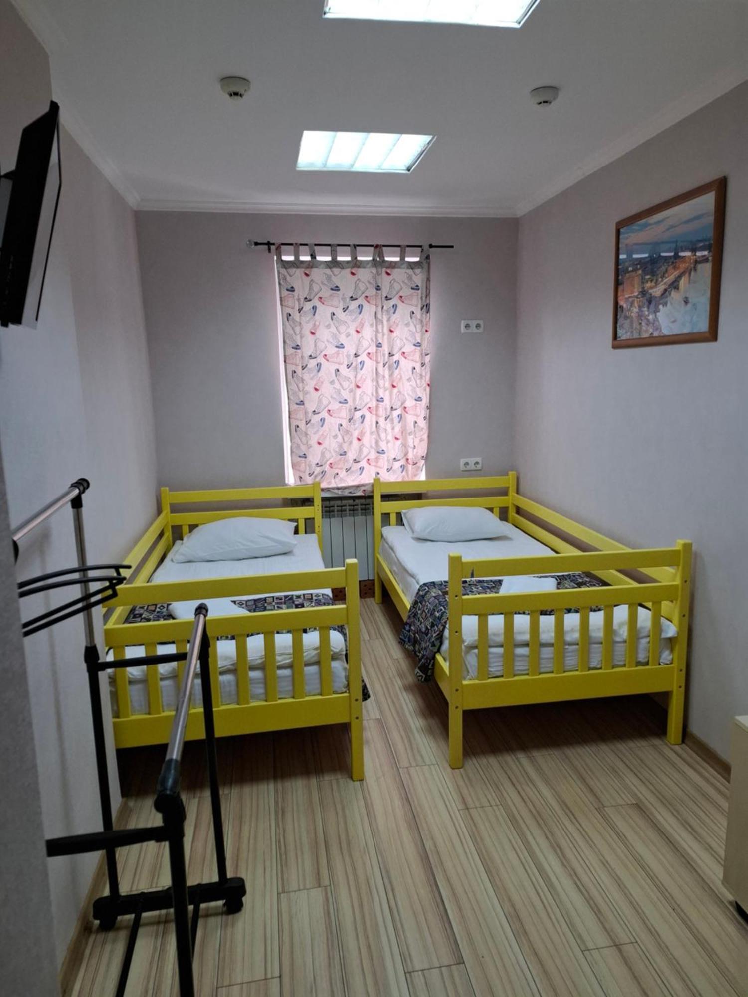 Guest House "Vladimirskaya 42" Kiev Exterior foto